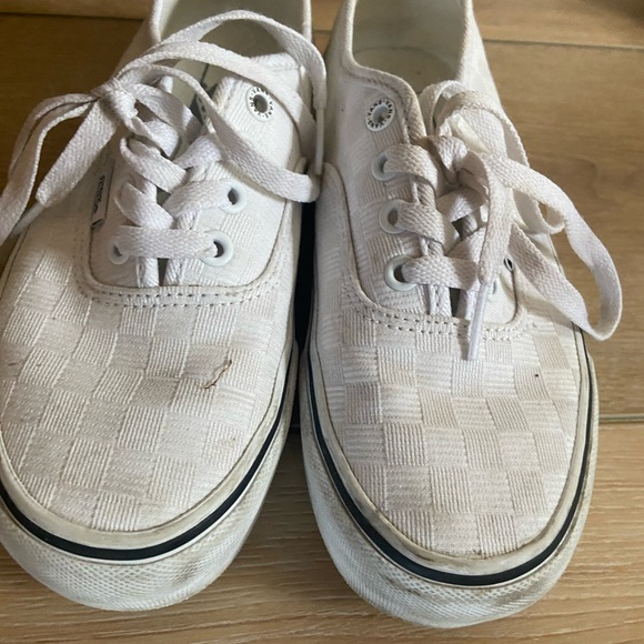 White vans - Picture 5 of 5